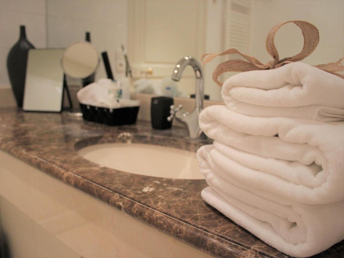 เล รีฟ เดอ ลา ทรอน Bed & Breakfast Mer ภายนอก รูปภาพ