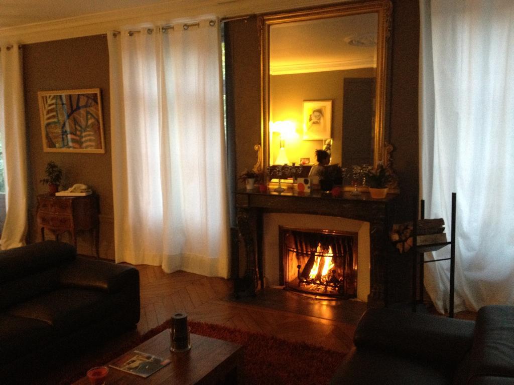 เล รีฟ เดอ ลา ทรอน Bed & Breakfast Mer ภายนอก รูปภาพ