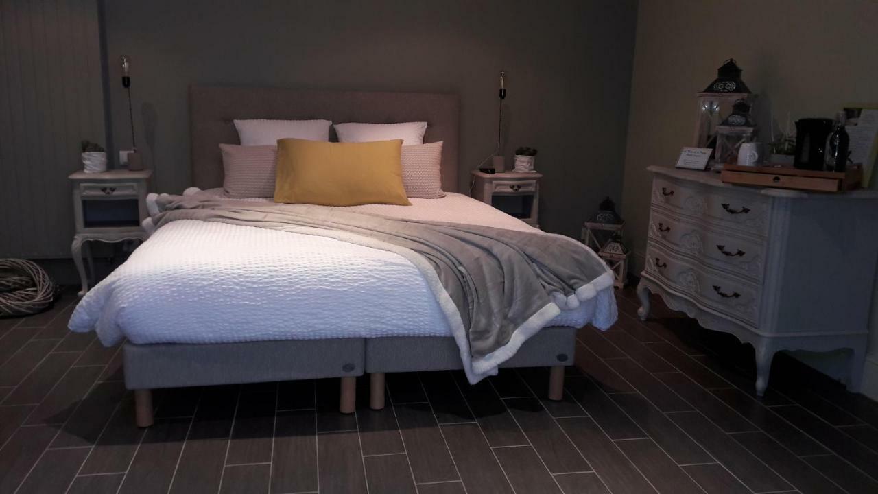 เล รีฟ เดอ ลา ทรอน Bed & Breakfast Mer ภายนอก รูปภาพ