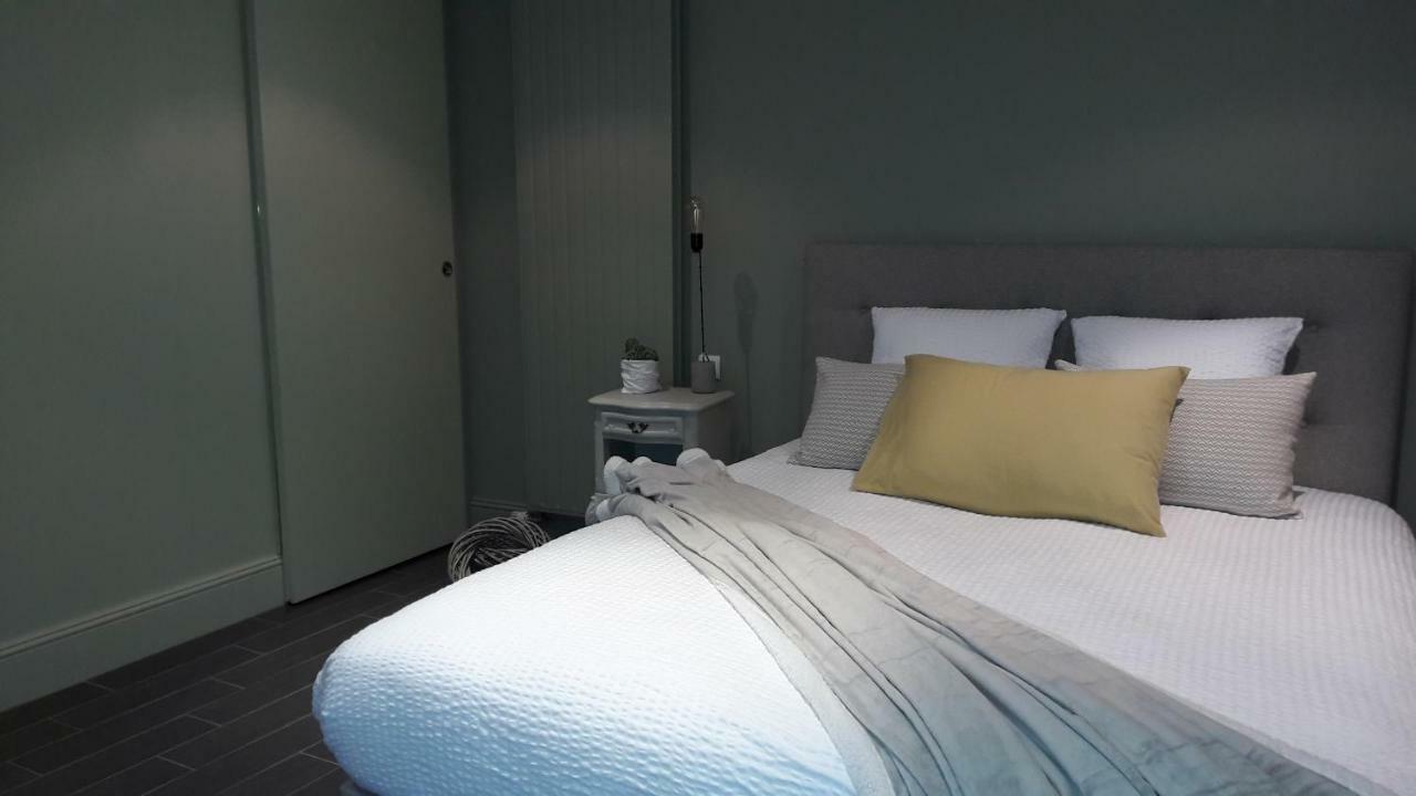 เล รีฟ เดอ ลา ทรอน Bed & Breakfast Mer ภายนอก รูปภาพ